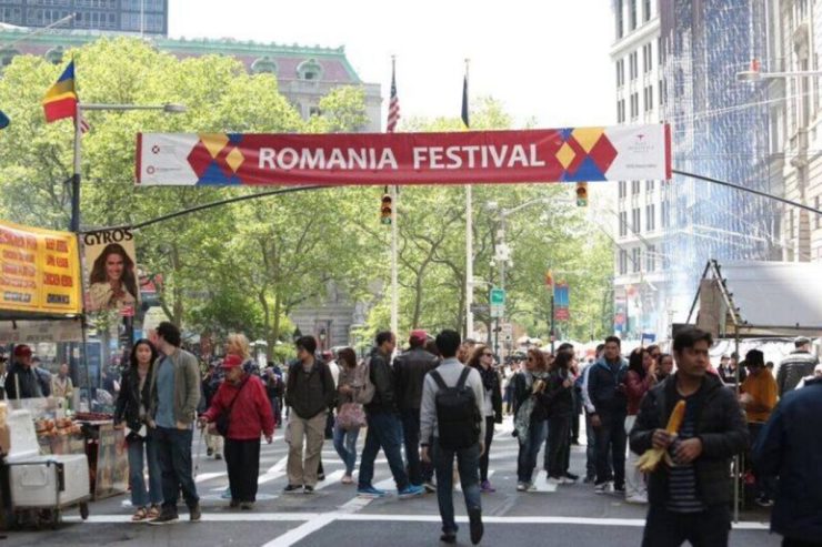 Festival românesc pe Broadway. Sarmalele, micii și muzica populară cuceresc New York-ul 25 festival romanesc