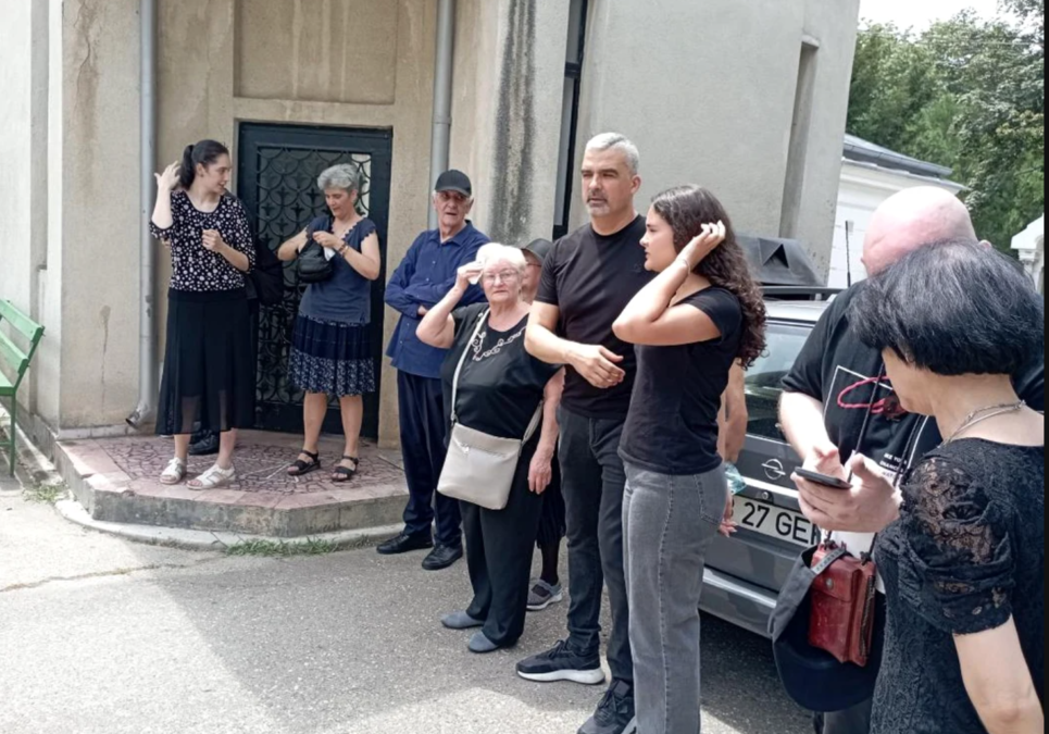 Imagini de la priveghiul actriței Ileana Stana Ionescu. Sursă foto: Click!