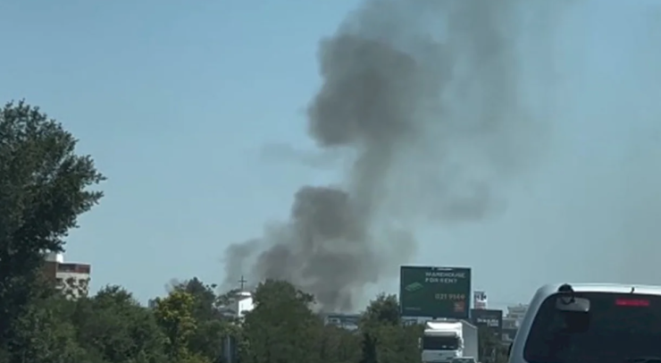 Incendiu de vegetatie in Militari. Sursă foto: Captură video Info Trafic Bucuresti si Ilfov