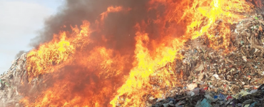 Incendiu puternic la platforma Oltchim. Sursă foto: gazeta de sud