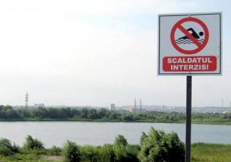 Scăldatul interzis. Sursa foto: Universul argesean