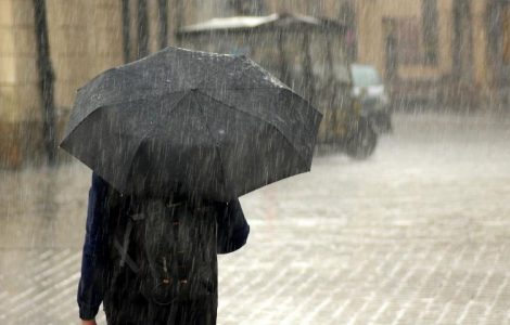 România, lovită de ploi și viituri. Cinci județe sunt vizate de Cod galben de inundații 25 inundații