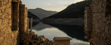 Seceta extremă a scos la suprafață un sat scufundat! Era doar o amintire înghițită de ape VIDEO