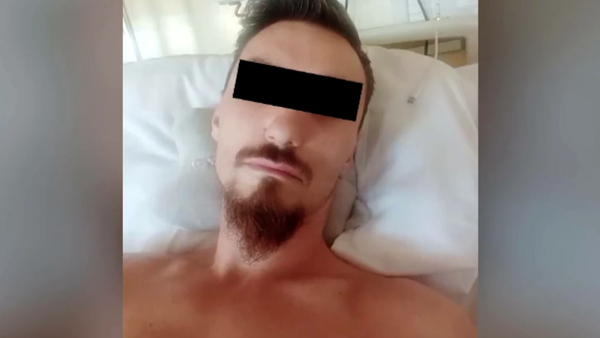 Bărbatul a fost ridicat de pe patul de spital FOTO: Observator