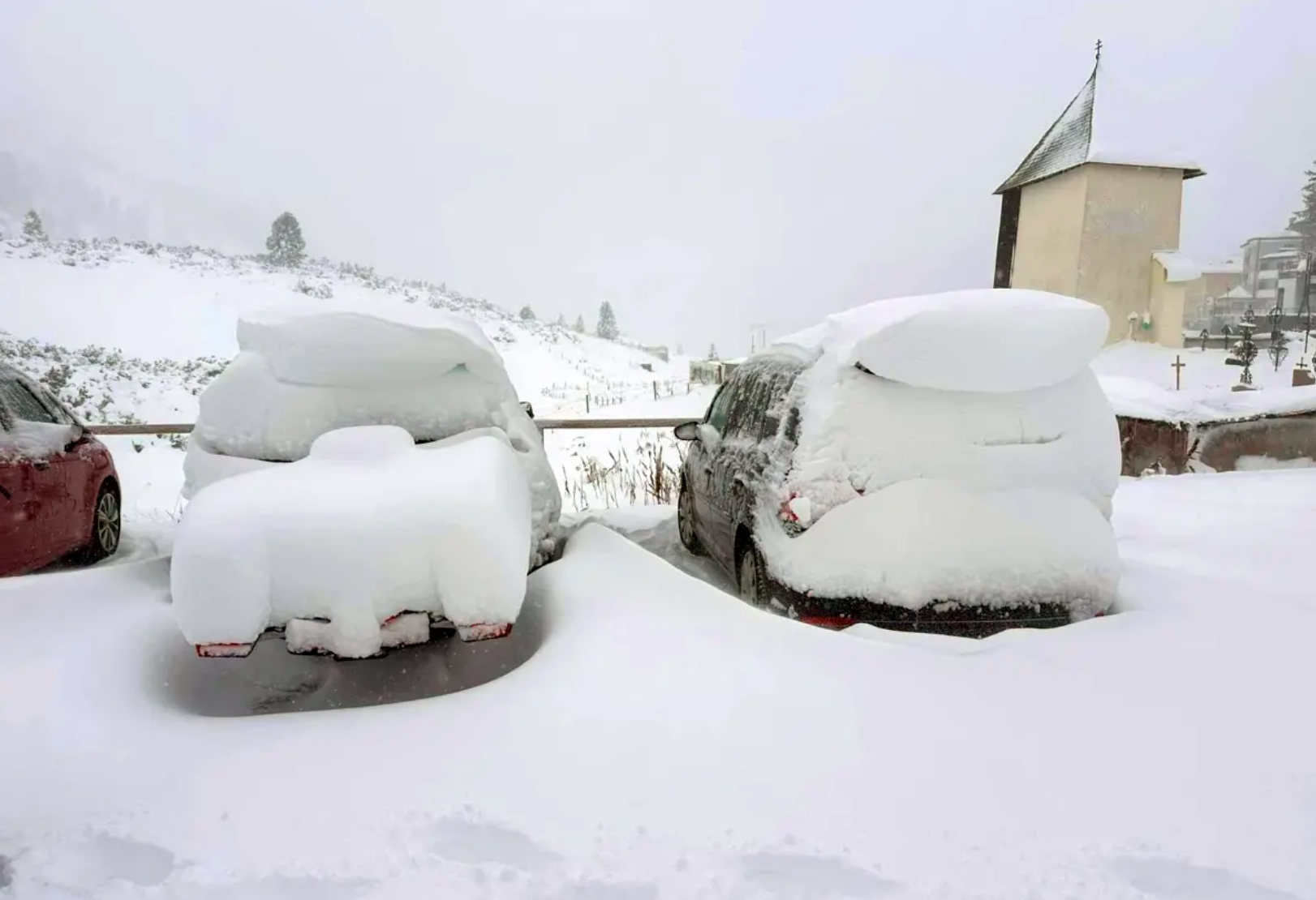 Ninsori ca în plină iarnă Europa