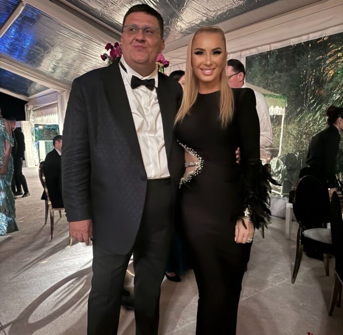 Anamaria Prodan a strălucit într-o rochie mulată la una dintre cele mai mari nunți ale anului. Cine a mai fost prezent 26 Adrian Mutu
