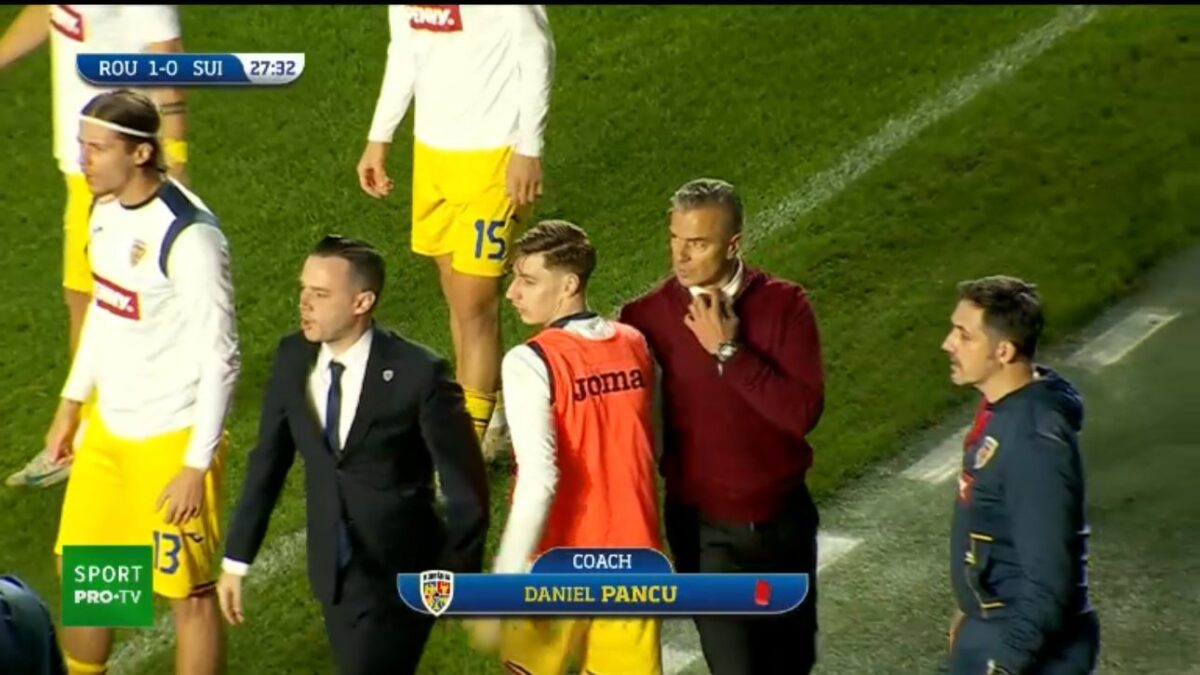 Tensiuni mari la România U21. Daniel Pancu a sărit la gâtul arbitrului 26 Daniel Pancu