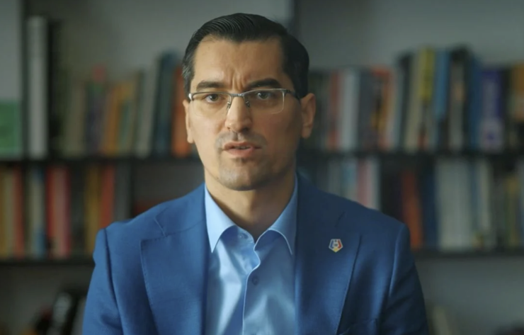 Cu cine votează Răzvan Burleanu, președintele FRF, în turul doi al alegerilor prezidențiale 25 Cu cine votează Răzvan Burleanu, președintele FRF, în turul doi al alegerilor prezidențiale