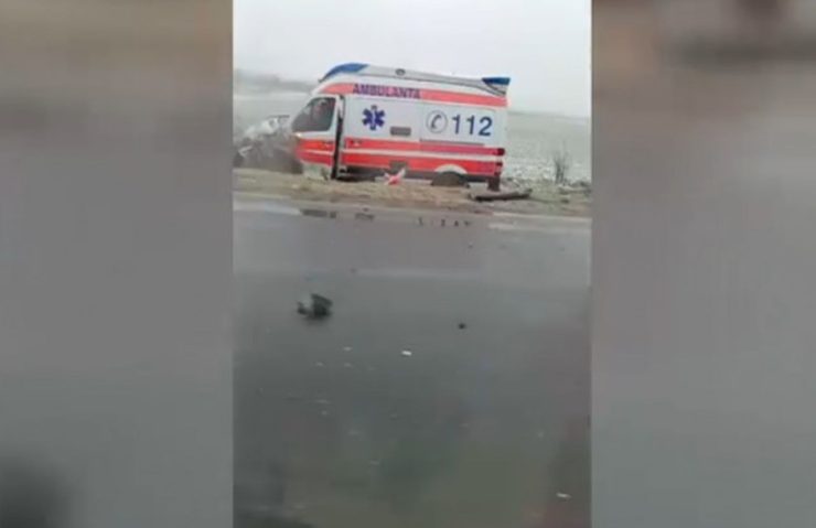 Accident grav pe „Drumul morții”. Un bărbat a decedat, după ce o ambulanță și o mașină s-au ciocnit violent 25 accident