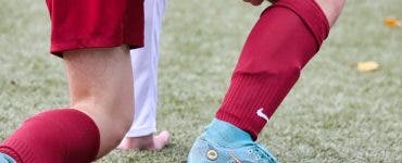 Cariera unui tânăr fotbalist, distrusă de o accidentare teribilă! Cum i s-a schimbat apoi total viața