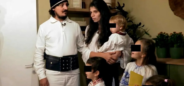 Ilina Pârvu a fost condusă pe ultimul drum. Mama a 6 copii, în vârstă de 35 de ani, a fost înmormântată 25 Familia Pârvu