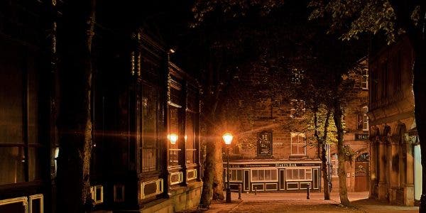 stradă noaptea sursa - pixabay