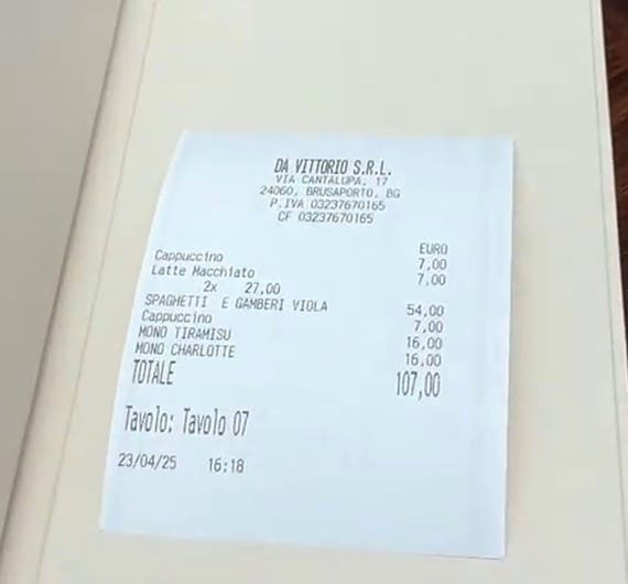 Cât a plătit un român pentru trei cafele, mâncare și desert la cafeneaua Louis Vuitton din Milano