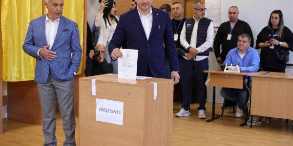 George Simion a votat alături de Călin Georgescu