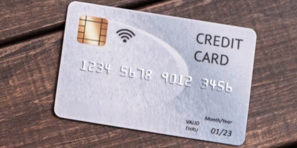 Mi-au furat cardul de credit și au crezut că scapă