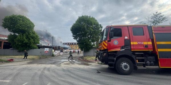 Incendiu in Bucuresti. Foto: ISU Bucuresti