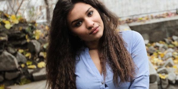 Avea un zâmbet fermecător, dar nimeni nu știa ce dramă se ascunde în spatele ochilor ei verzi. Secretul care a măcinat-o ani de zile