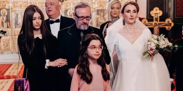 Mihai Albu și familia sa, la cununia religioasă