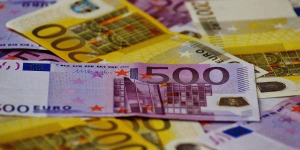 O bancnotă de 10 lei și un vis uitat. Poveste fabuloasă dintr-o dimineață de toamă