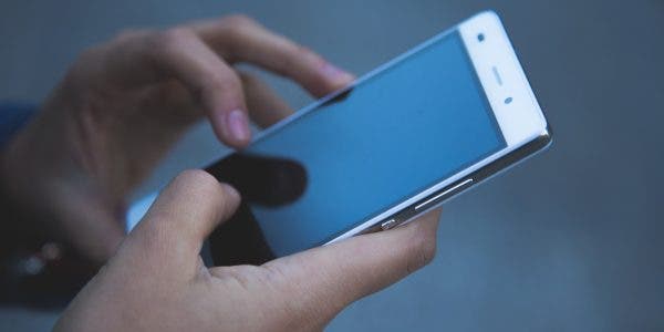 Părea că formează cuplul perfect, dar apoi el a devenit tot mai schimbat. Când a găsit acest mesaj pe telefonul soțului, a rămas fără cuvinte