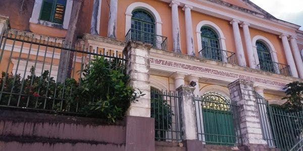S-a trezit într-o cameră străină și nu își mai amintea nimic, în afară de o imagine cu casă și un ceas. Incredibil ce a descoperit apoi femeia