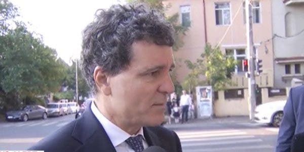 Nicusor Dan în prima zi de școală. Foto: Antena 3 CNN