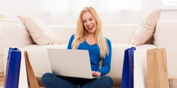 happy-woman-from-online-shopping (1)