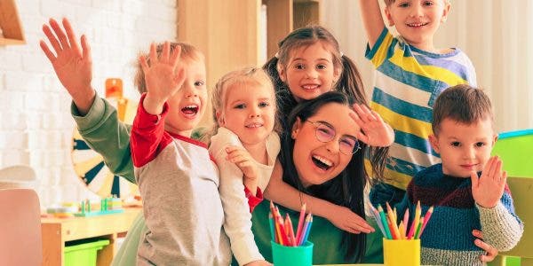 Cum ajuți copiii de grădiniță să învețe poezii. Trucul folosit de cele mai pricepute educatoare