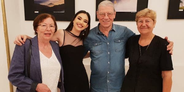 Emeric Ienei cu nepoata. Foto: Fcebook