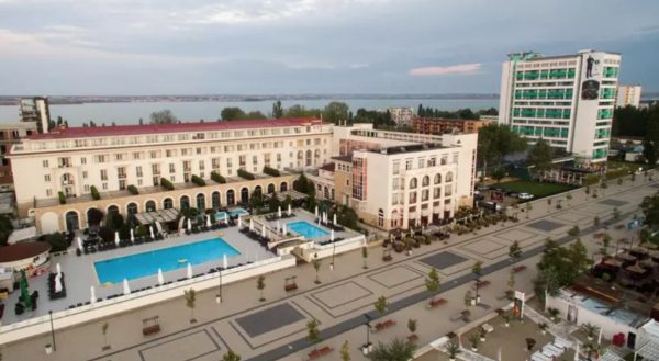 Cât trebuie să plătești pentru Revelion 2026 la hotelul lui Gică Hagi din Mamaia. Pachetul include acces la spa 29 Revelion