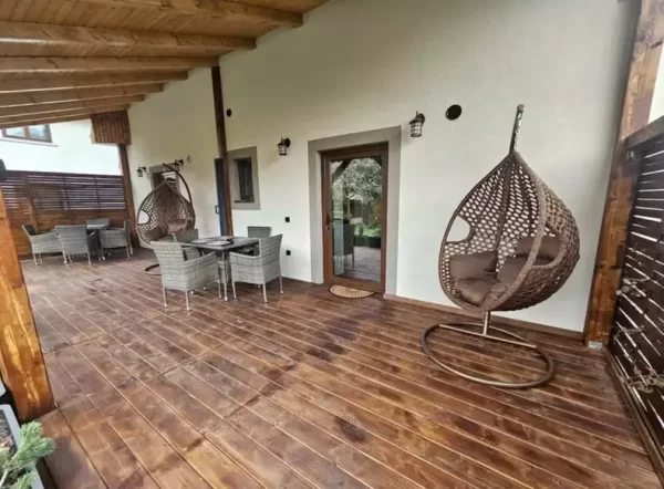 Cum arată pensiunea din Brașov a lui Marian Godină, administrată de soția sa. Prețurile la cazare și condițiile impuse turiștilor 28 SURSA FOTO: BOOKING