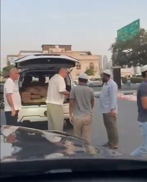 Gestul lui Cosmin Olăroiu a făcut înconjurul internetului. Ce mesaj a transmis antrenorul 26 SURSĂ FOTO. CAPTURĂ X/ HAMAD YAZ