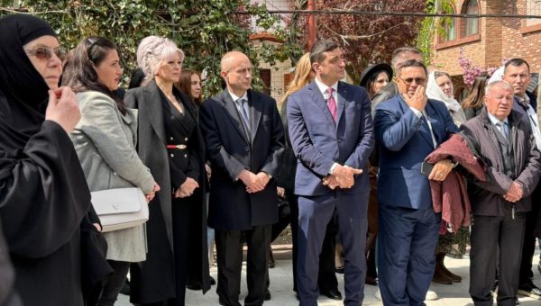 Ce a putut să facă George Simion după ce s-a supărat că nu a fost chemat de Nicușor Dan la consultările de la Cotroceni 26 George Simion la moaștele Sf Gheorghe. Foto: Antena 3 CNN