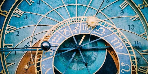 Transformare profundă pentru patru zodii înainte de Paște. Renasc ca Pasărea Phoenix 34 Transformare profundă pentru patru zodii înainte de Paște. Renasc ca Pasărea Phoenix