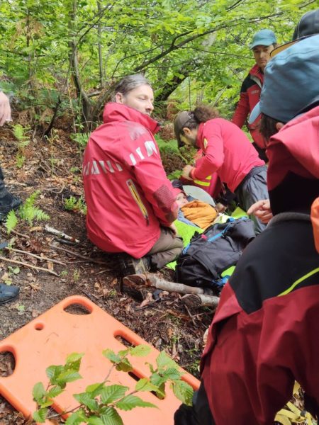 Imagini emoționante de la locul unde a fost găsit copilul dispărut din Sibiu. Salvatorii au plâns de fericire 26 Copil disparut Sibiu. Foto: IPJ Sibiu