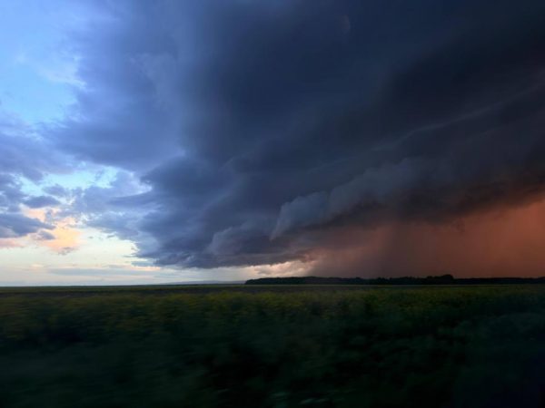 Haos după vijeliile violente din țară. Orașe întregi au fost lovite de grindină și ploi torențiale 28 Vremea rea a făcut ravagii în țară/ sursa foto: Meteoplus