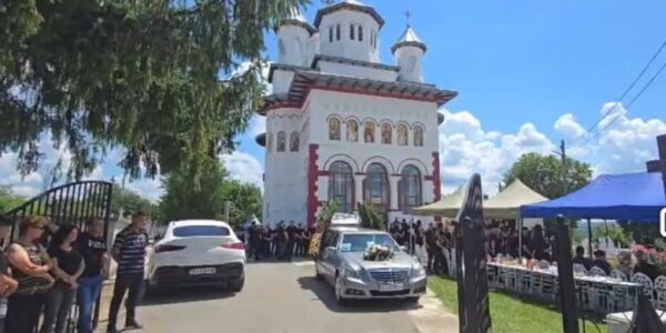 Alexandru, medicul rezident găsit fără viață la Spitalul Floreasca, condus pe ultimul drum. Mesajul sfâșietor al soției: „Ne-ai lăsat singuri”