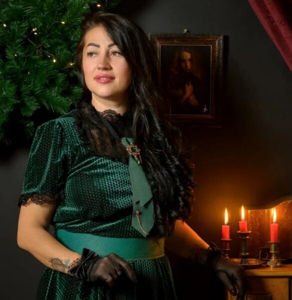 Doliu în lumea artistică din România. A murit Oana Art, artistă cunoscută și pentru creațiile vestimentare pictate manual 26 a murit