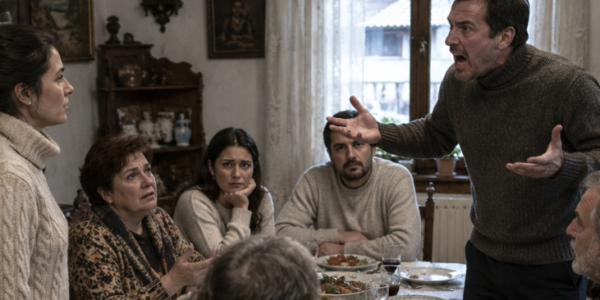 „Cine nu aduce bani în casă, nu se așază la masă!” Soțul meu a vrut să mă umilească în fața familiei, dar adevărul s-a întors împotriva lui 45 poveste