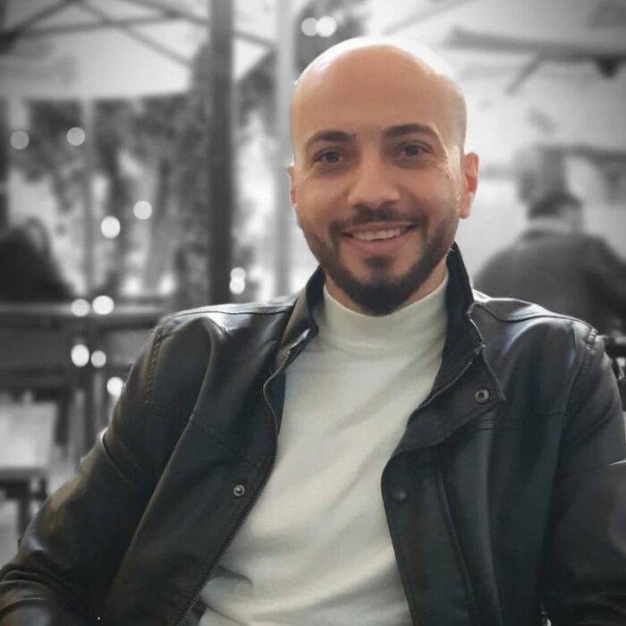 Imagine sfâșietoare la căpătâiul lui Marius Totolici. Tânărul de 37 de ani, îmbrăcat în mire