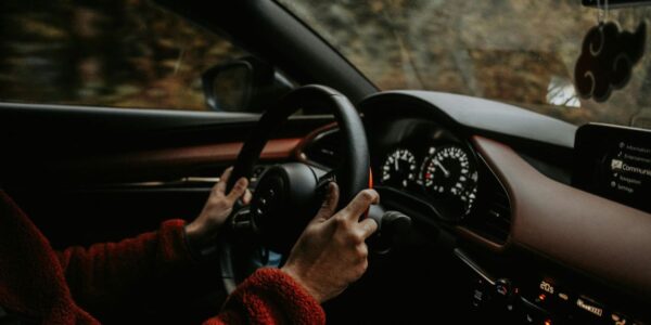 5 greșeli pe care șoferii le fac când temperaturile scad. Ce trebuie să eviți toamna și iarna