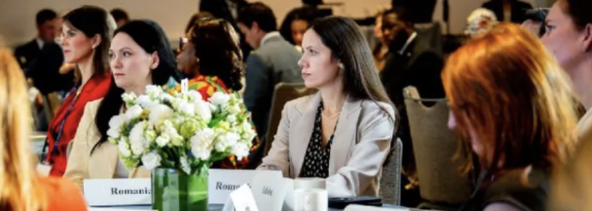 Cum s-a îmbrăcat Mirabela Grădinaru la reuniunea dedicată siguranței copiilor în era AI, de la New York. Ținuta aleasă de Prima Doamnă a României 26 mirabela gradinaru