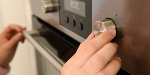 Trucuri simple pentru a păstra căldura în casă în sezonul rece