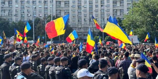 Violente Piata Victoriei. Foto: Digi24