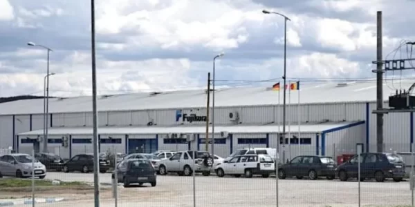 Lovitură dură pentru angajații unei fabrici mari din România! Peste 300 de posturi vor fi desființate din această toamnă 26 angajati