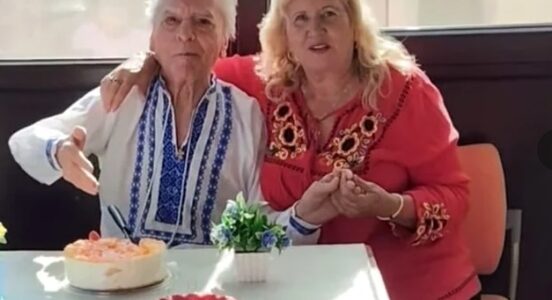 Ion Lăceanu trăiește la azil de cinci ani, după moartea soției. Cum arată viața rapsodului la 90 de ani: „Sunt răsfățat” 25 Ion Lăceanu, la 90 de ani, alături de Marilena Stan, în vizită la azil