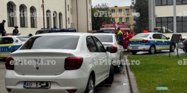 Cum s-a întâmplat, de fapt, atacul de la școala din Pitești. Clipele teribile trăite de elevi atunci când s-a întâlnit cu agresorul 26 Colegiul Tehnologic Armand Călinescu Pitești. Foto: epitesti.ro