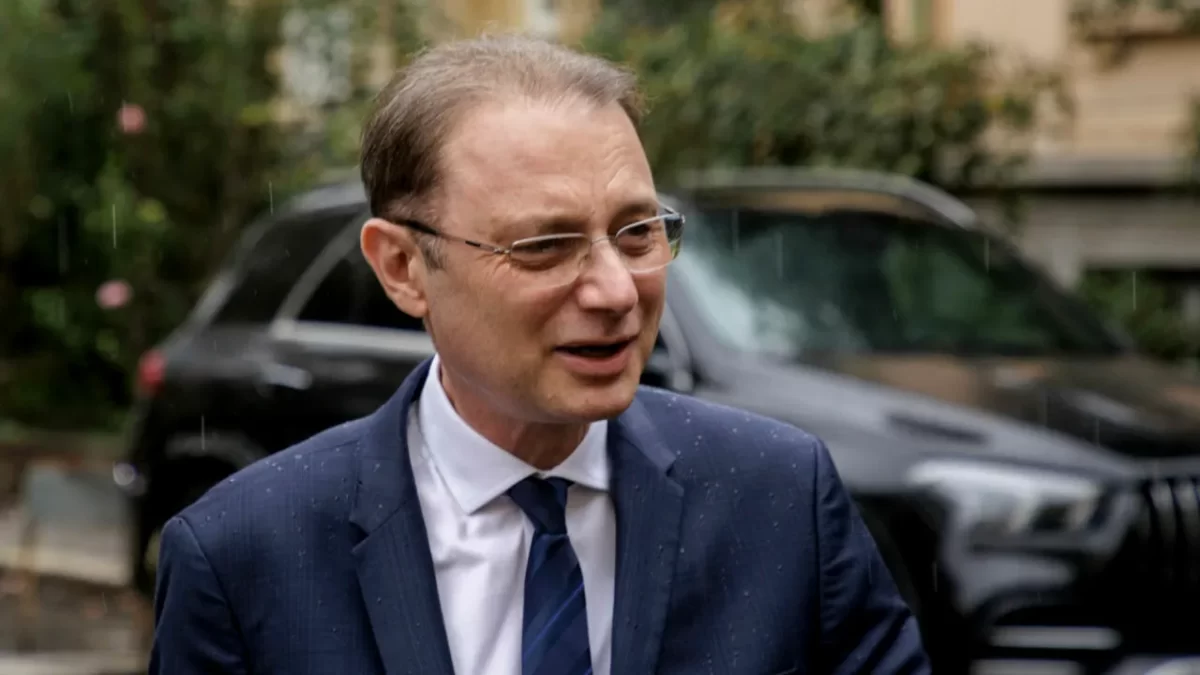 Ce salariu încasează premierul Luca Niculescu. Cât sunt plătiți demnitarii și angajații din Cancelaria Prim-Ministrului